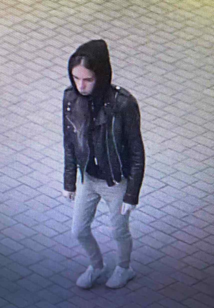 Неизвестная девушка